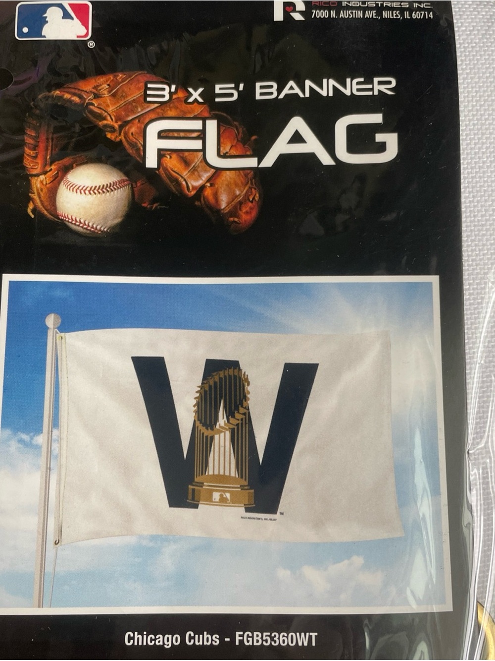 MLB Chicago Cubs White 'W' Flag Banner - Picture 2 of 4